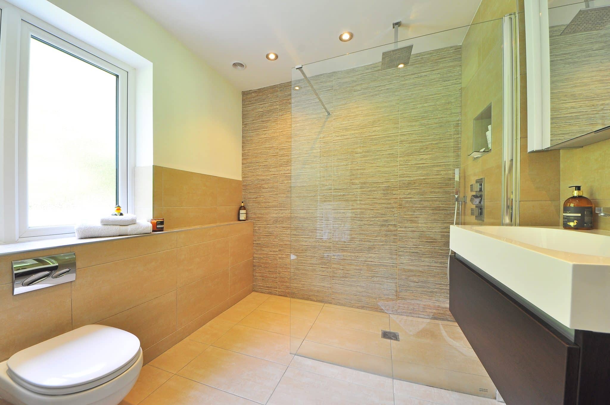 Your Complete Guide to Shower Screens in Darwin
